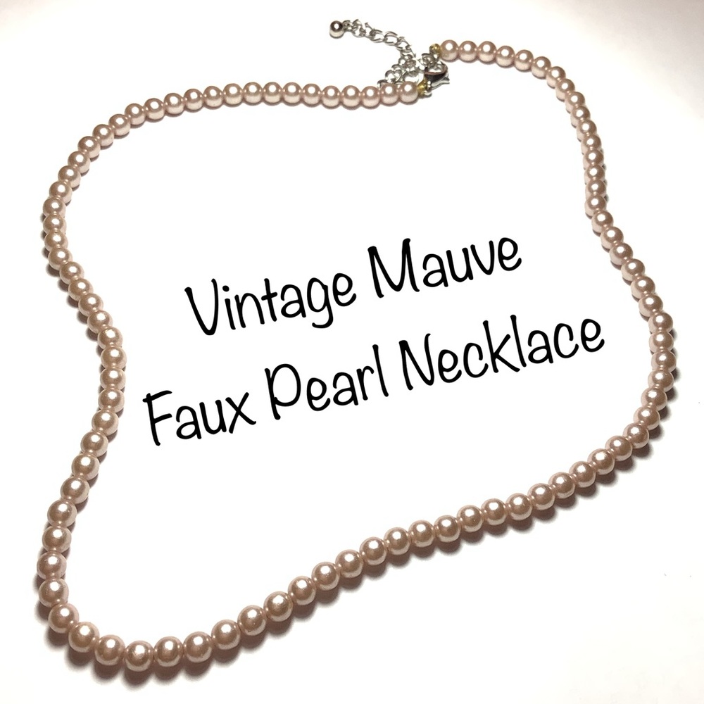 🆕Vintage Mauve Faux Pearl Necklace